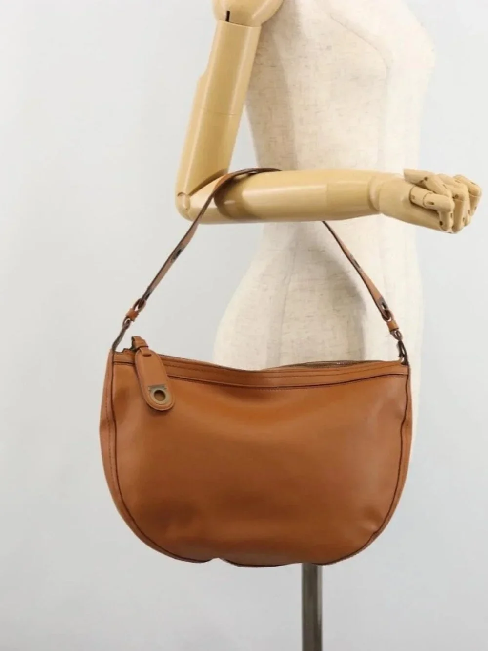 Salvatore Ferragamo Shoulder Bag Leather Brown Auth 186806A